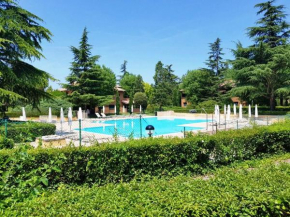 One bedroom appartement at Sirmione 200 m away from the beach with shared pool furnished terrace and wifi